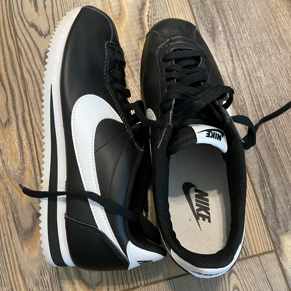 Nike Cortez sneaker 9.5